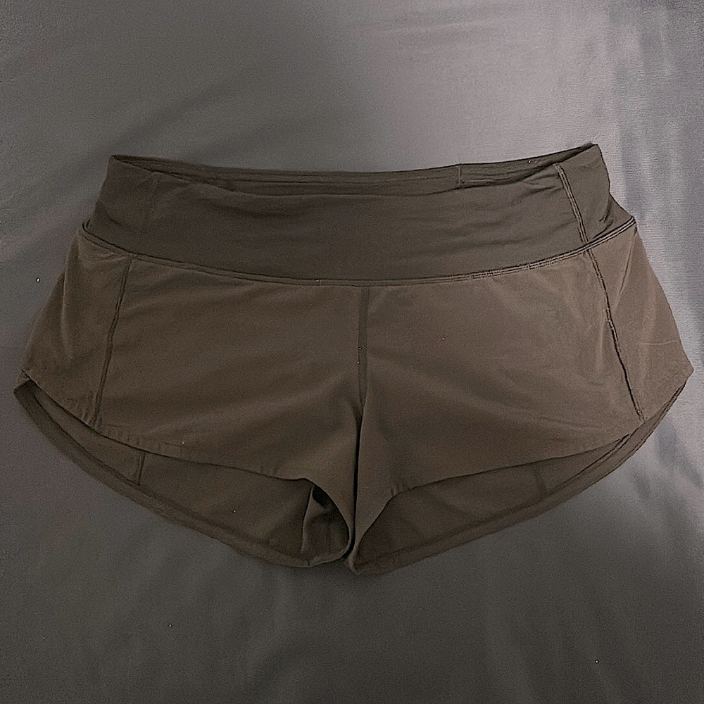 Black Lululemon low rise Speed Up shorts 2.5 length